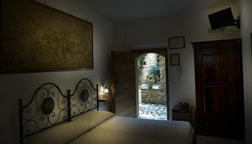 Bed And Breakfast Mblo Fondi Kültér fotó