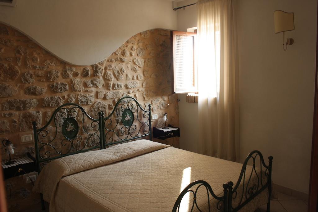 Bed And Breakfast Mblo Fondi Kültér fotó